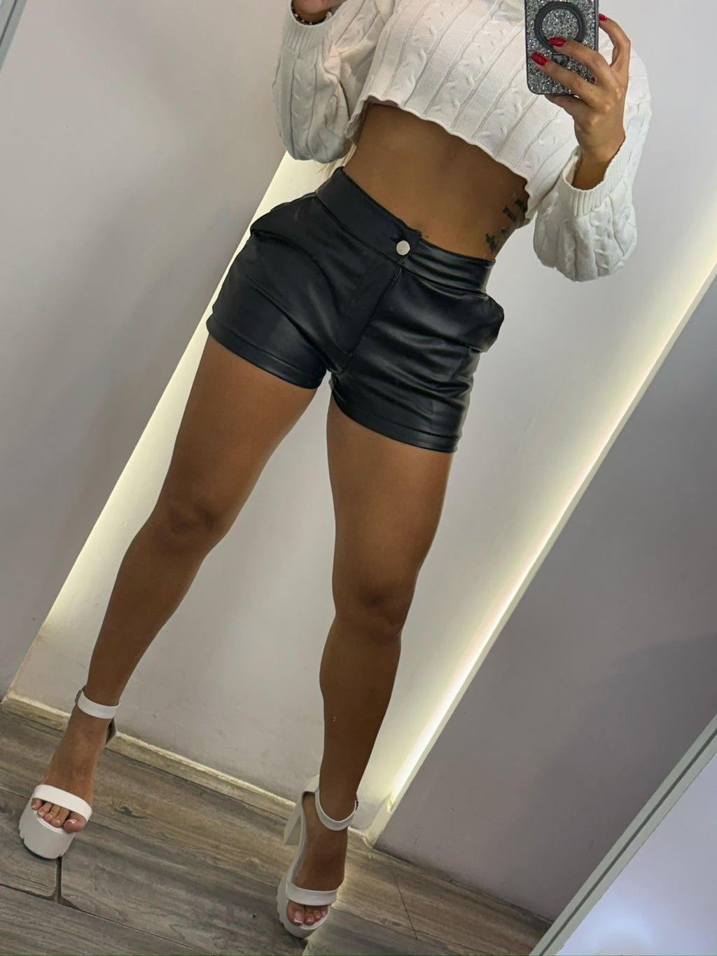 SHORT TIPO CUERO